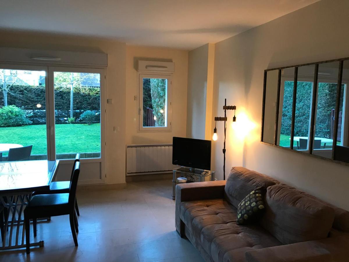 Appartement Cosy avec jardinA deux pas de la Mer Deauville Extérieur photo