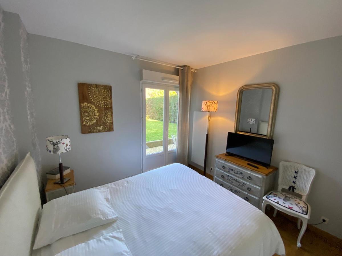 Appartement Cosy avec jardinA deux pas de la Mer Deauville Extérieur photo